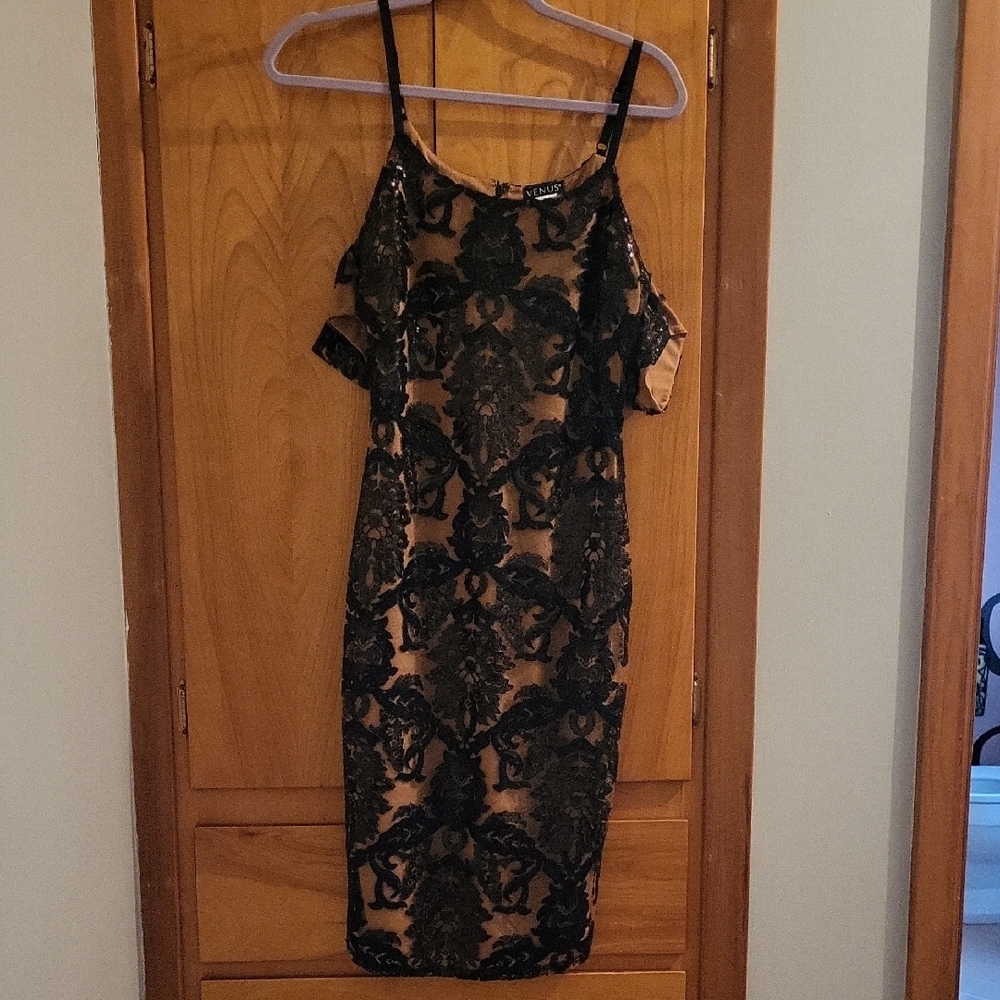 VENUS Black Sheath Dress Spaghetti Strap Midi